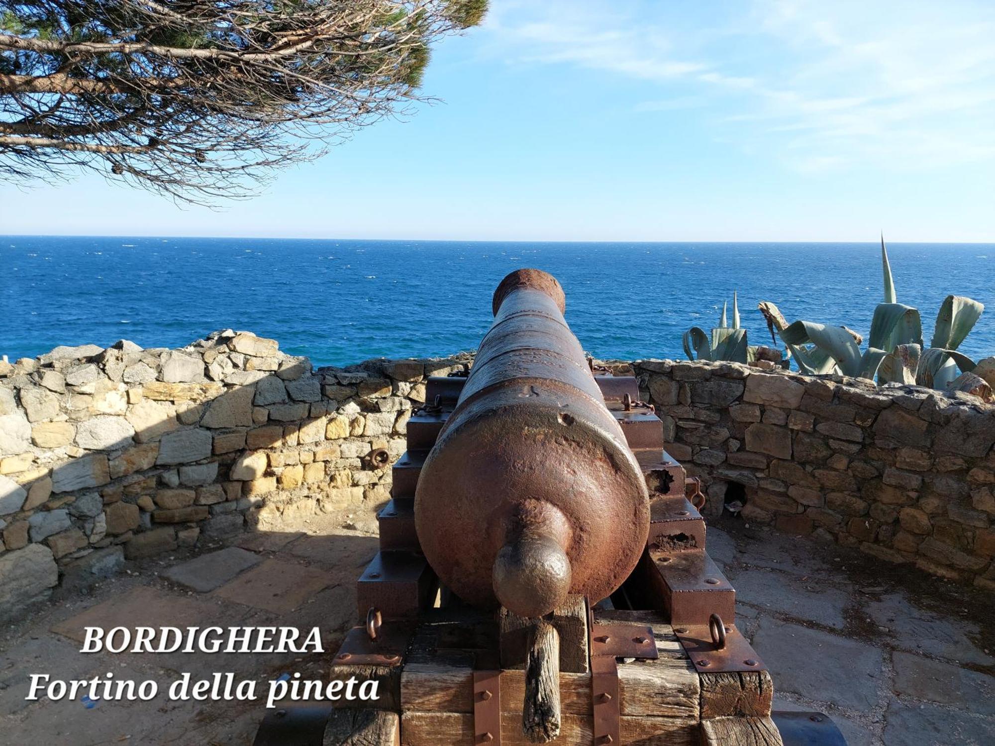 Emozioni Casa Vista Mare Bordighera Eksteriør billede